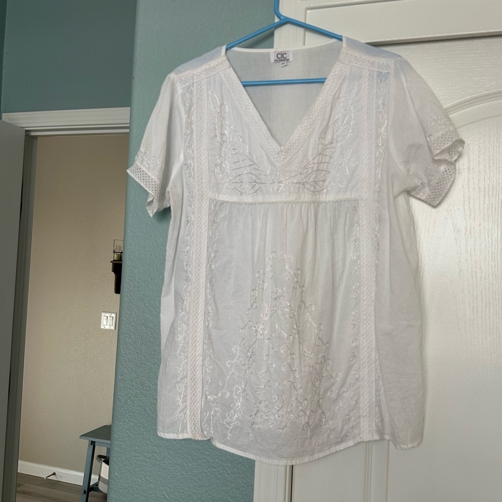 IC COLLECTION White V-Neck Embroidered Blouse